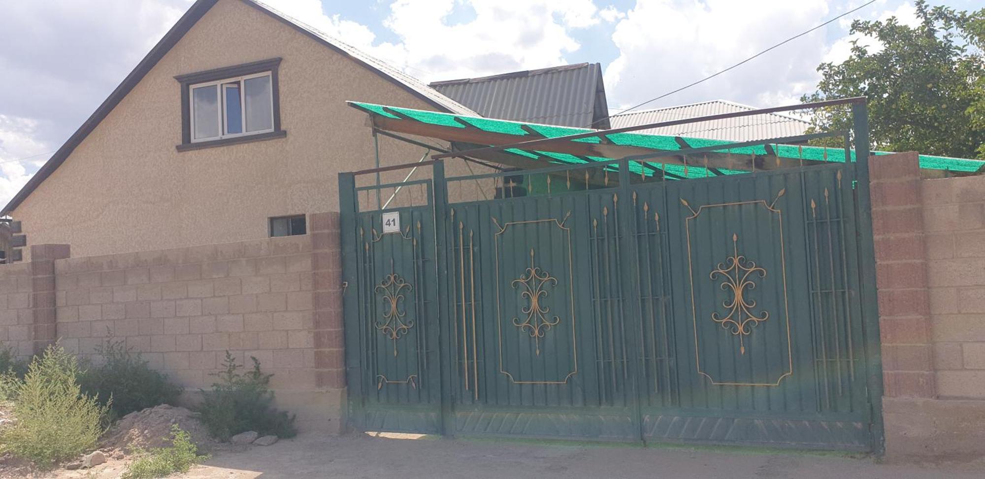 Kochkor Center Guesthouse מראה חיצוני תמונה