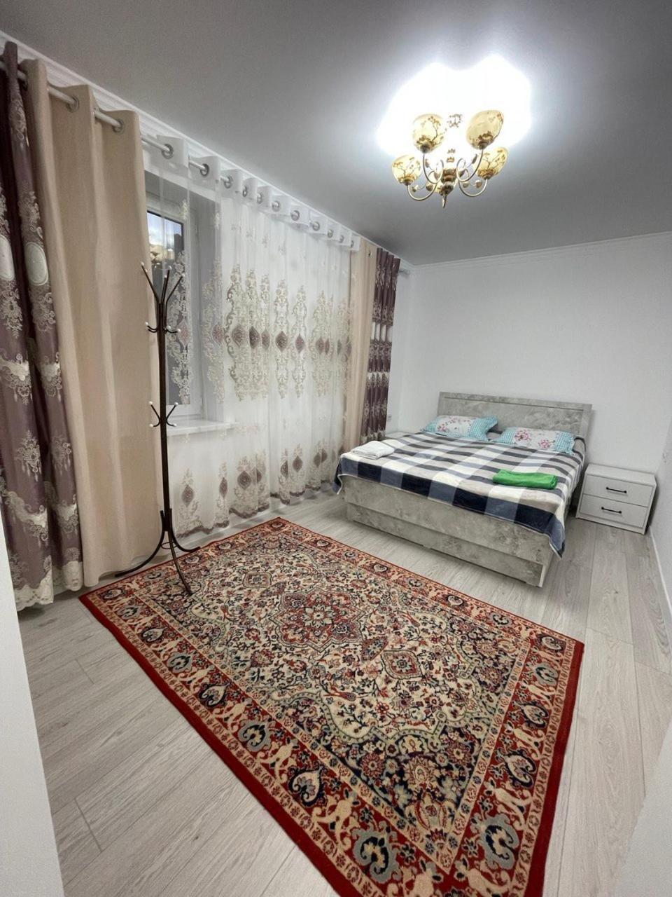Kochkor Center Guesthouse מראה חיצוני תמונה
