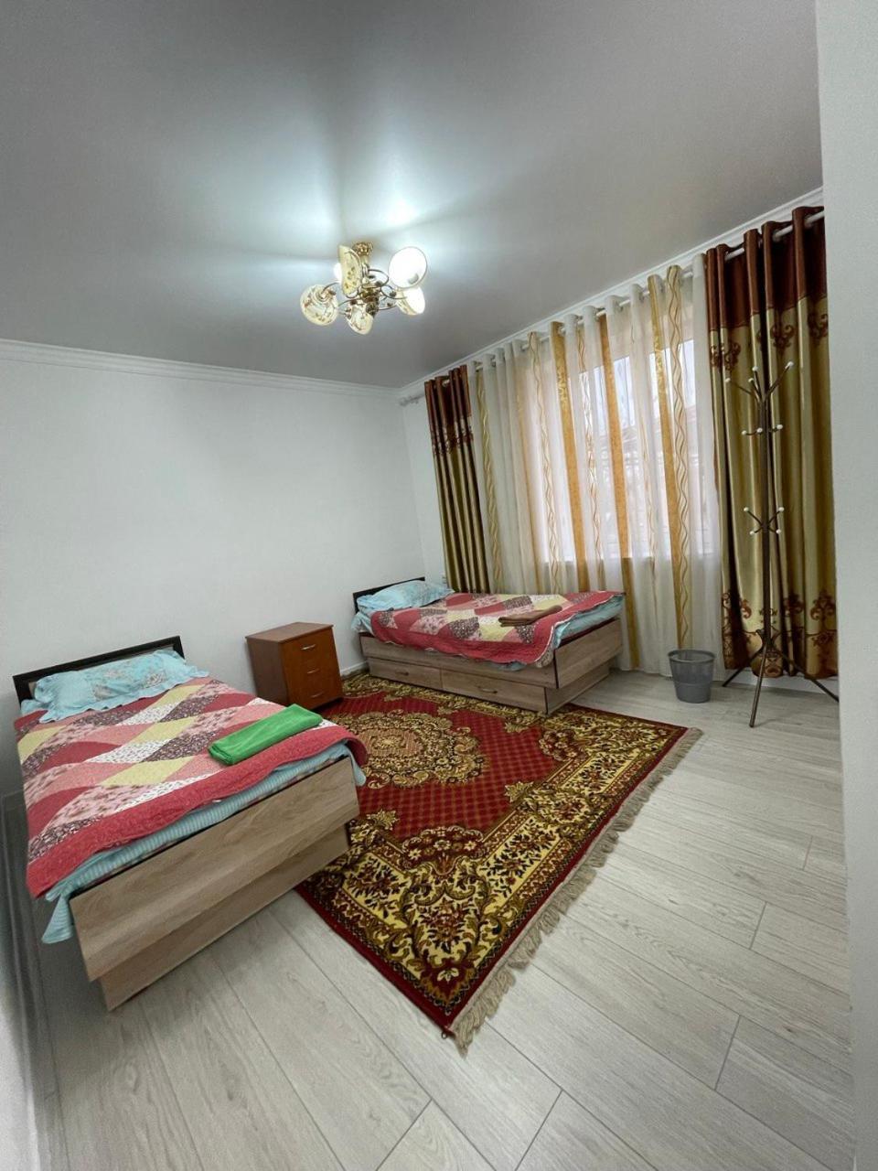 Kochkor Center Guesthouse מראה חיצוני תמונה