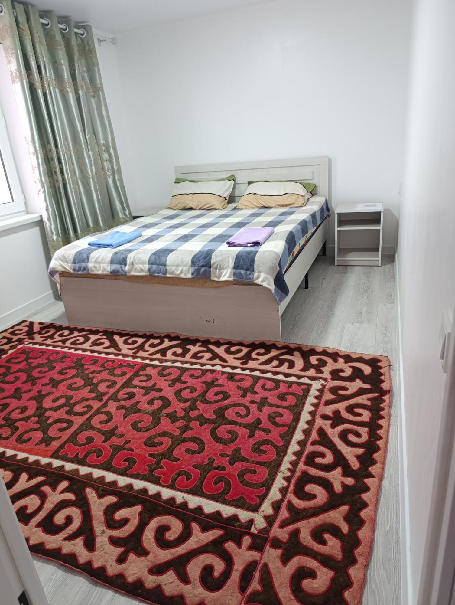 Kochkor Center Guesthouse מראה חיצוני תמונה